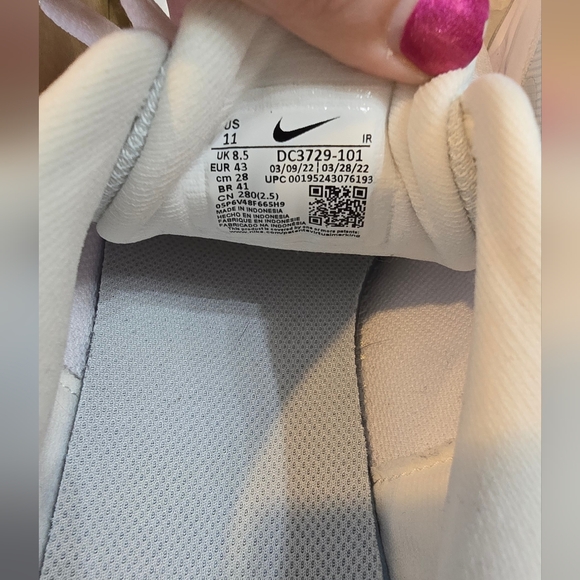 Nike Women's Sneakers - W Nike Revolution 6 NN - Picture 4 of 5